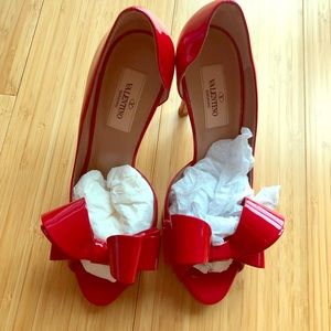 Valentino peep toe patent leather red pumps